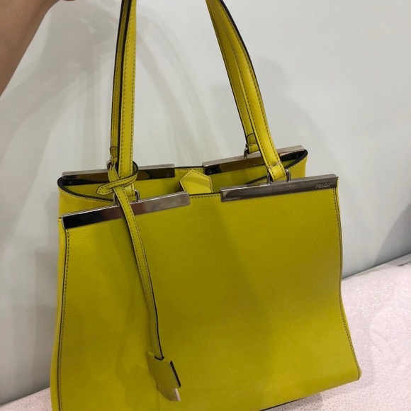 Fendi - Picture 6 of 8